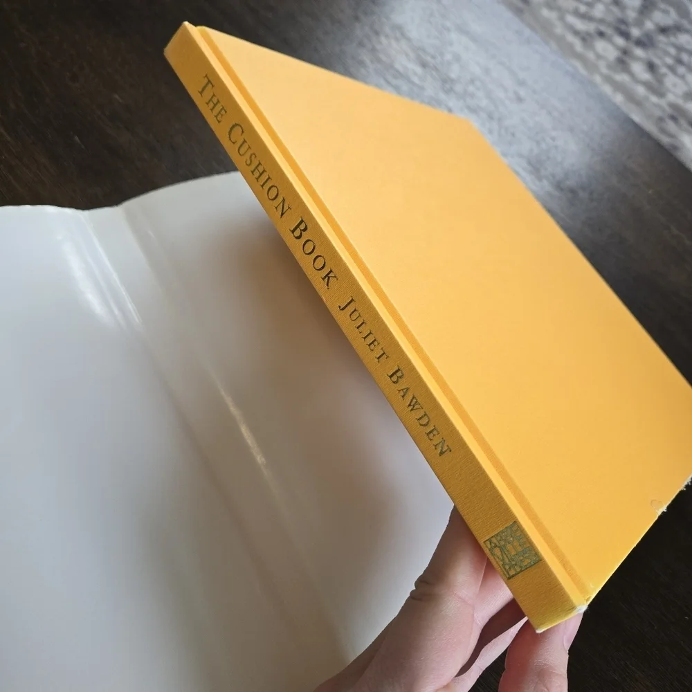The Cushion Book - Creating Pillows Bolsters and Decorative Accents Craft Book